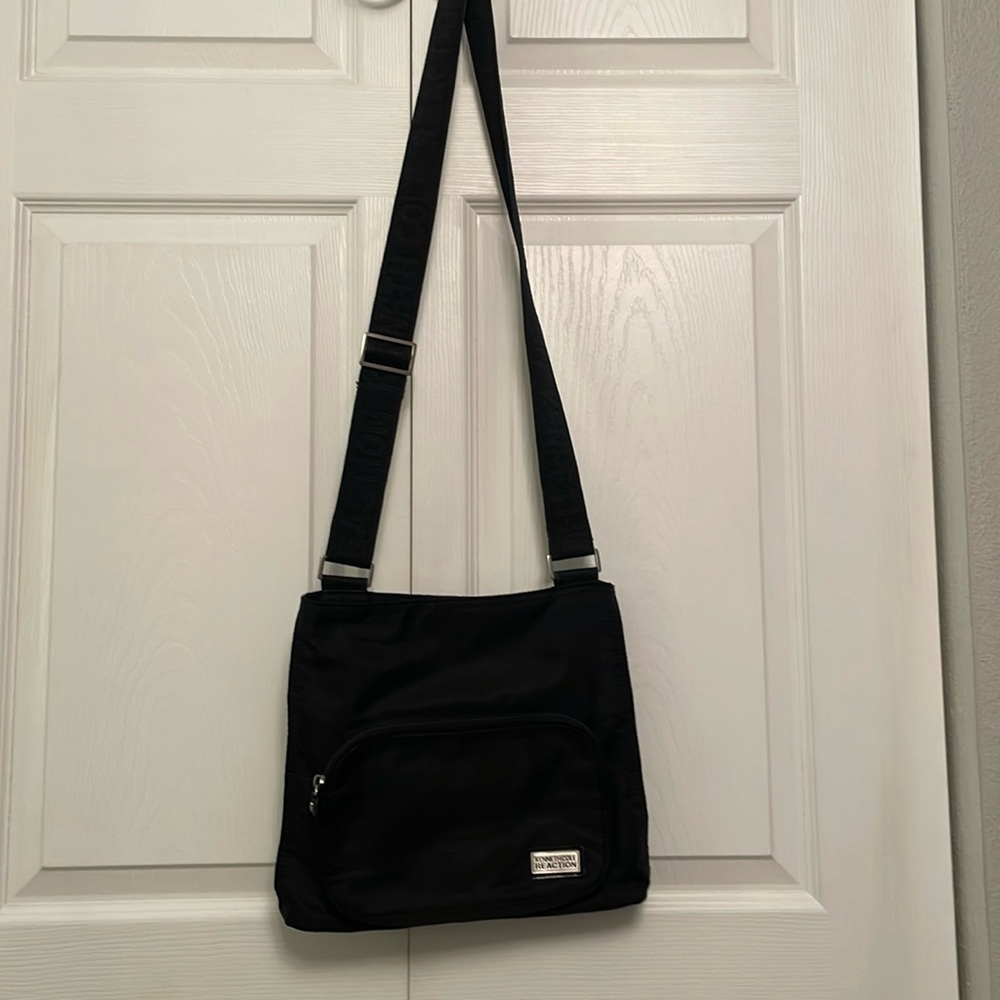 Kenneth Cole Reaction Black Messenger Crossbody Bag Travel Bag Nylon